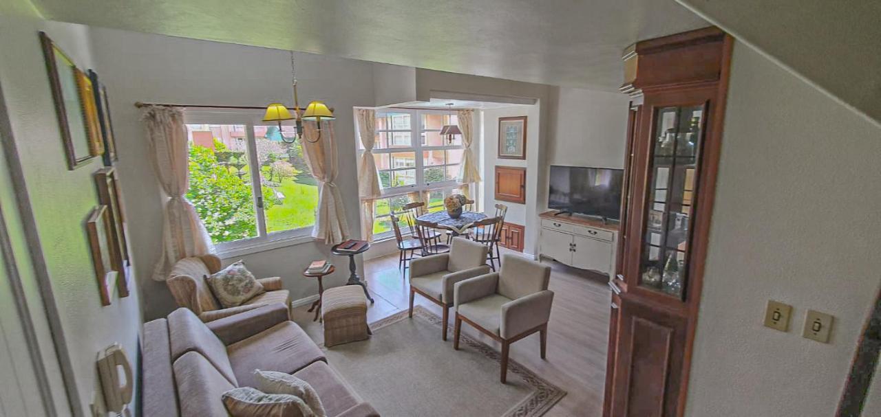 Duplex Floresta Negra - Sua Base Perfeita Em Gramado! Otima Localizacao Lagonegro 500M - 02 Quartos E 02 Banheiros Para Familia Em Condominio Fechad0, Cozinha Completa Com Garagem E Portaria 24H Exterior foto