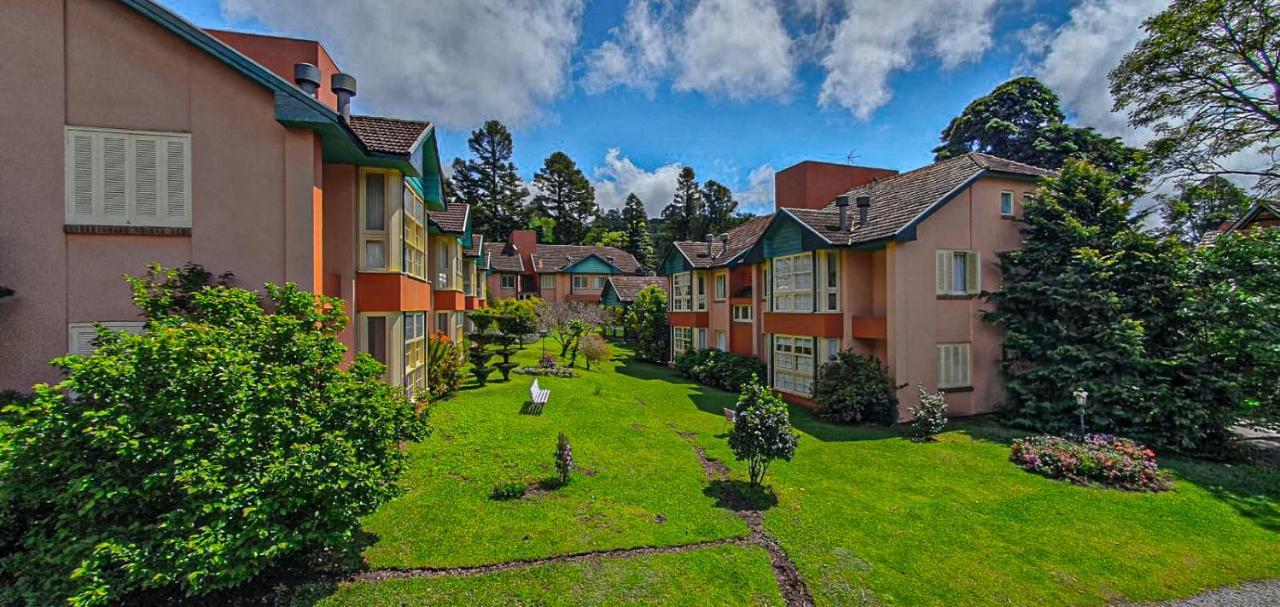 Duplex Floresta Negra - Sua Base Perfeita Em Gramado! Otima Localizacao Lagonegro 500M - 02 Quartos E 02 Banheiros Para Familia Em Condominio Fechad0, Cozinha Completa Com Garagem E Portaria 24H Exterior foto